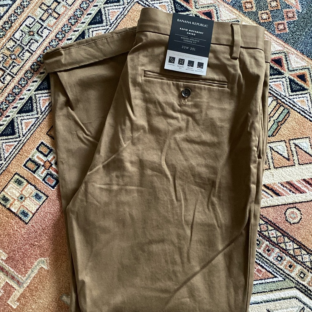 NWT- Men’s Banana Republic Rapid Movement Chino- 33x30